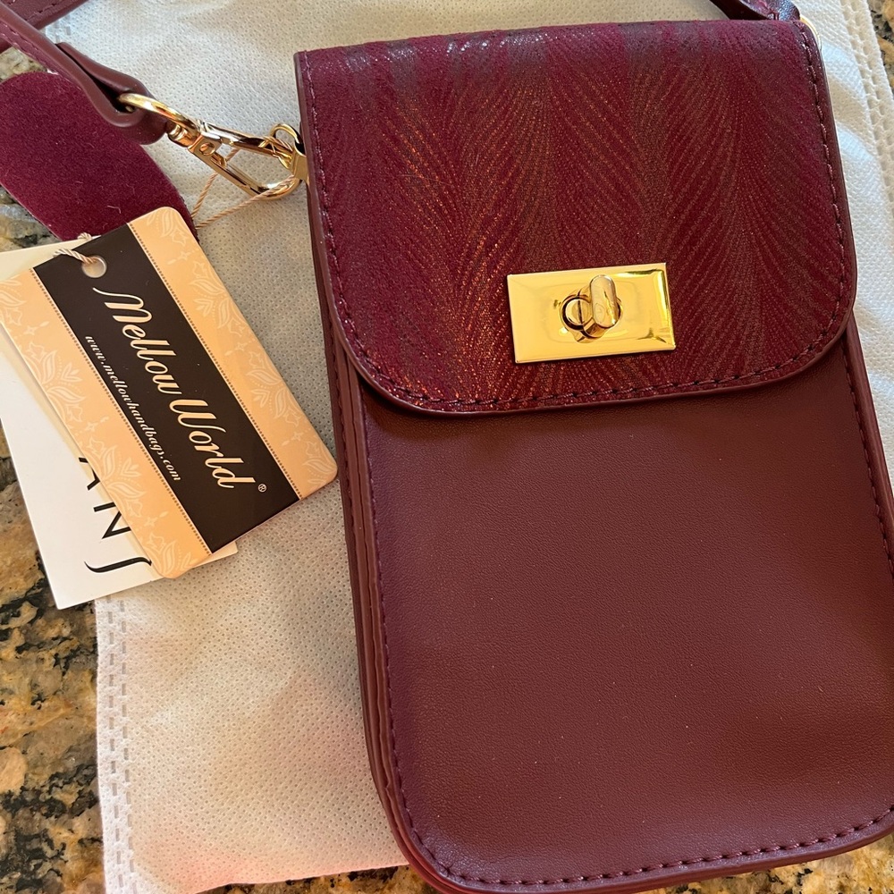 🎁 Burgundy vegan leather Crossbody with removable strap